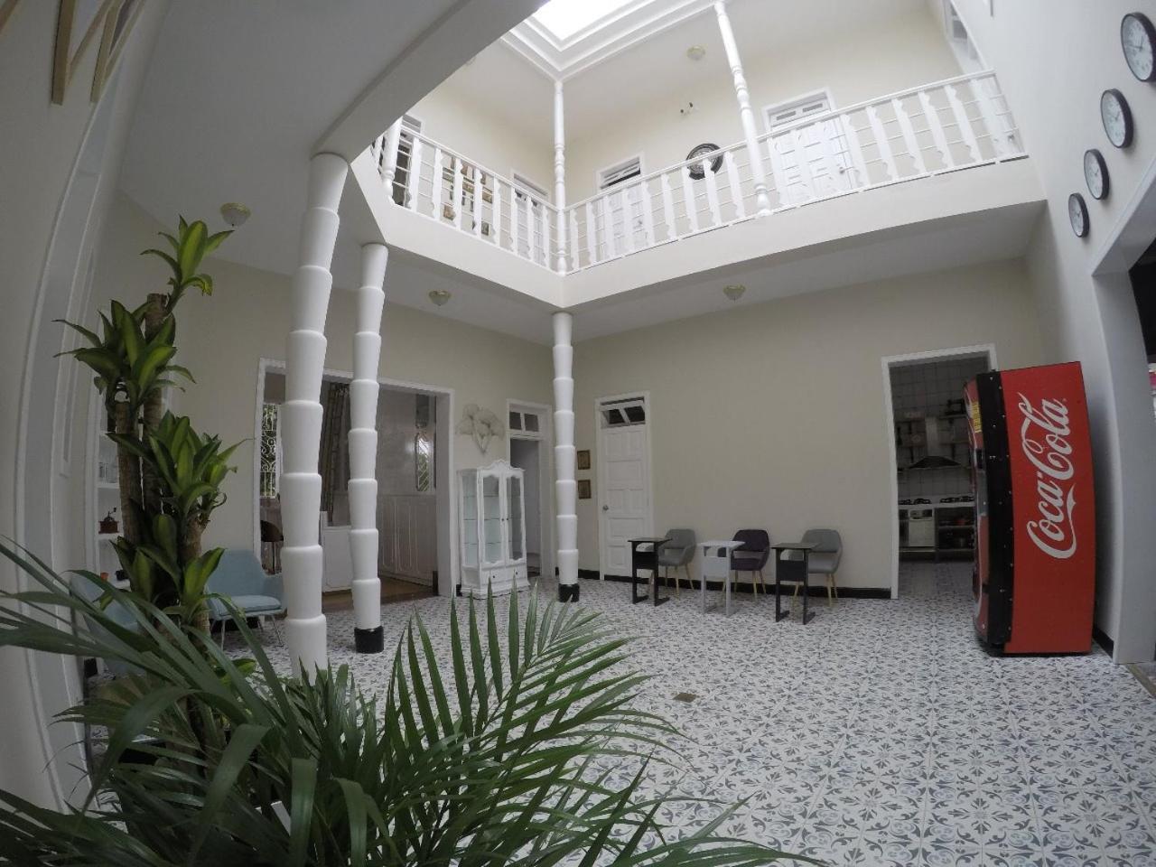 Nomad Hostel Medellin Ngoại thất bức ảnh