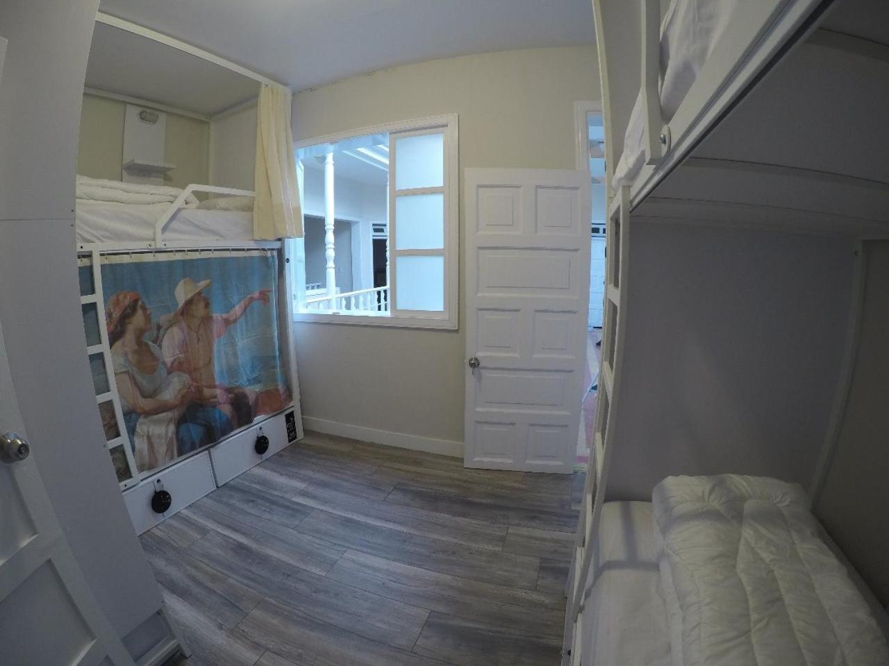Nomad Hostel Medellin Ngoại thất bức ảnh